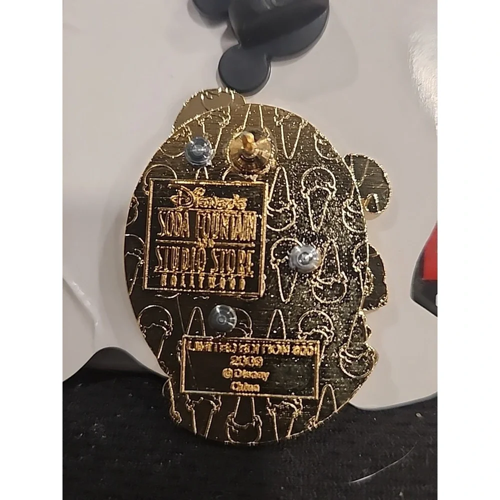 Disney Pin Jiminy Cricket Earth Day Studio Store Hollywood 2009 LE 300 DSF 69472